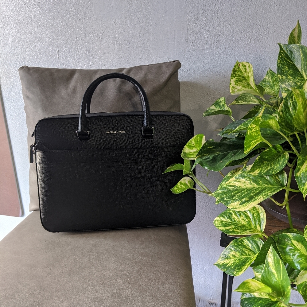 ✨ Sold ✨Michael Kors briefcase